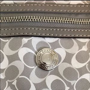 Authentic Crossbody Coach Purse - Grey logo